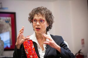 Dr. Devra Davis ragina atsisakyti WiFi mokyklose