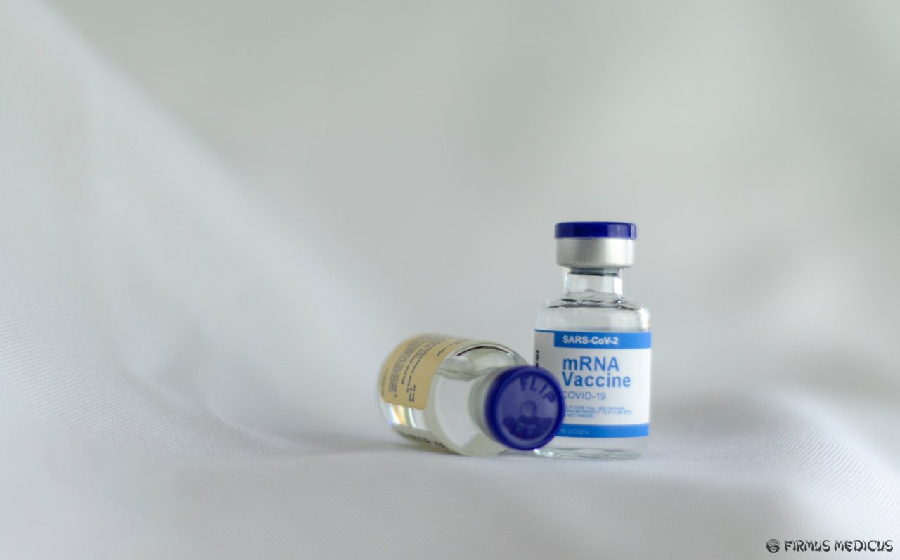 COVID-19 vakcinų patvirtinimas